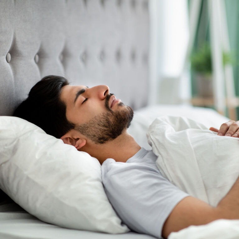 Sleep Better with the Right Pillow: Avoid These 6 Common Mistakes for  Proper Pillow Placement and Posture at York Rehab Clinic - York Rehab Clinic